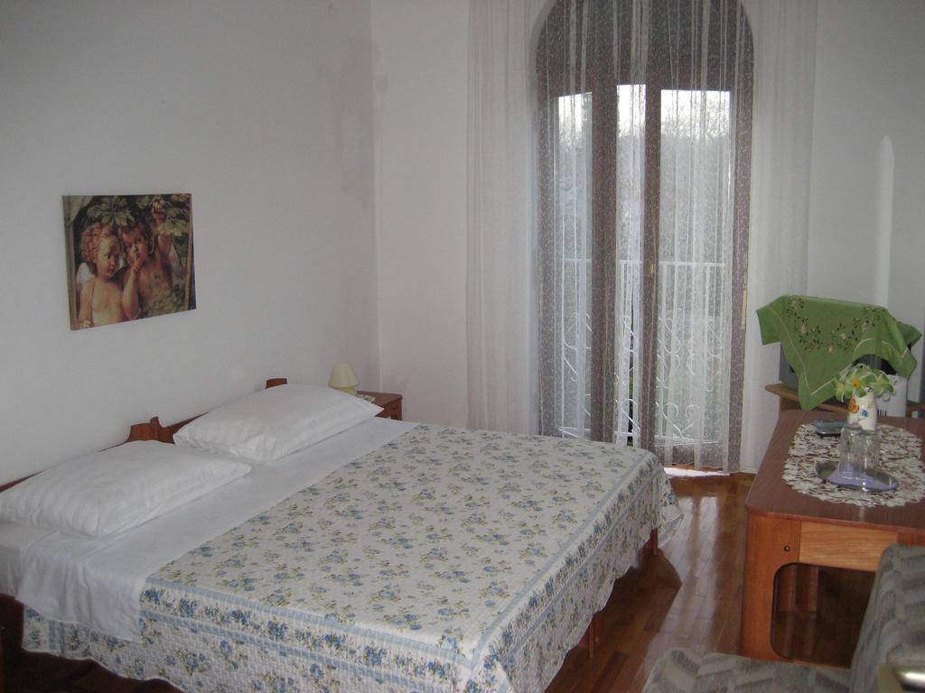 אומיסאליי Vila Jadranka Apartments And Rooms מראה חיצוני תמונה