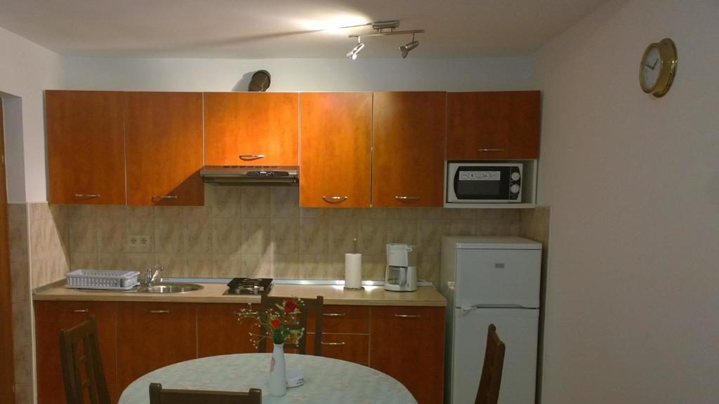 אומיסאליי Vila Jadranka Apartments And Rooms חדר תמונה